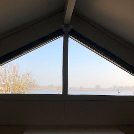 Bed And Breakfast De Biesbosch - In 'T Riet Drimmelen Esterno foto