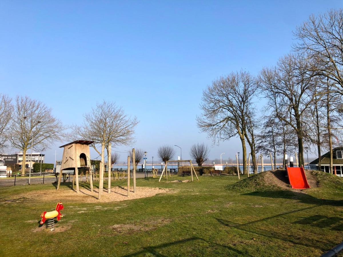 Bed And Breakfast De Biesbosch - In 'T Riet Drimmelen Esterno foto