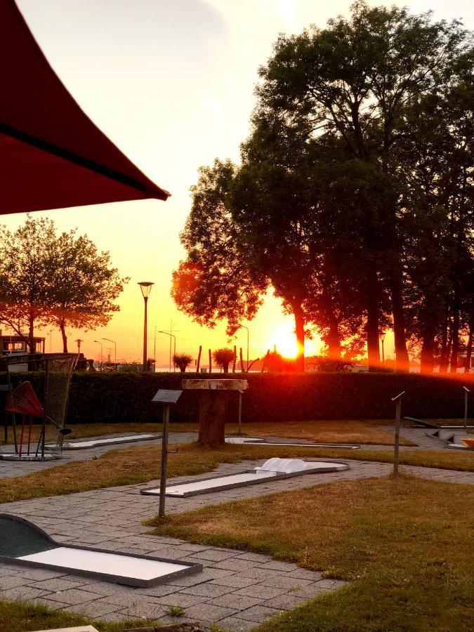 Bed And Breakfast De Biesbosch - In 'T Riet Drimmelen Esterno foto